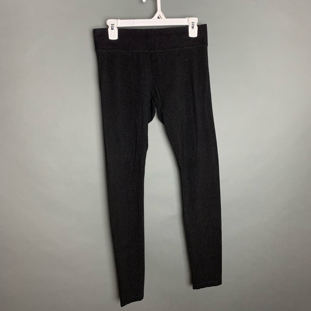 Plain black leggings